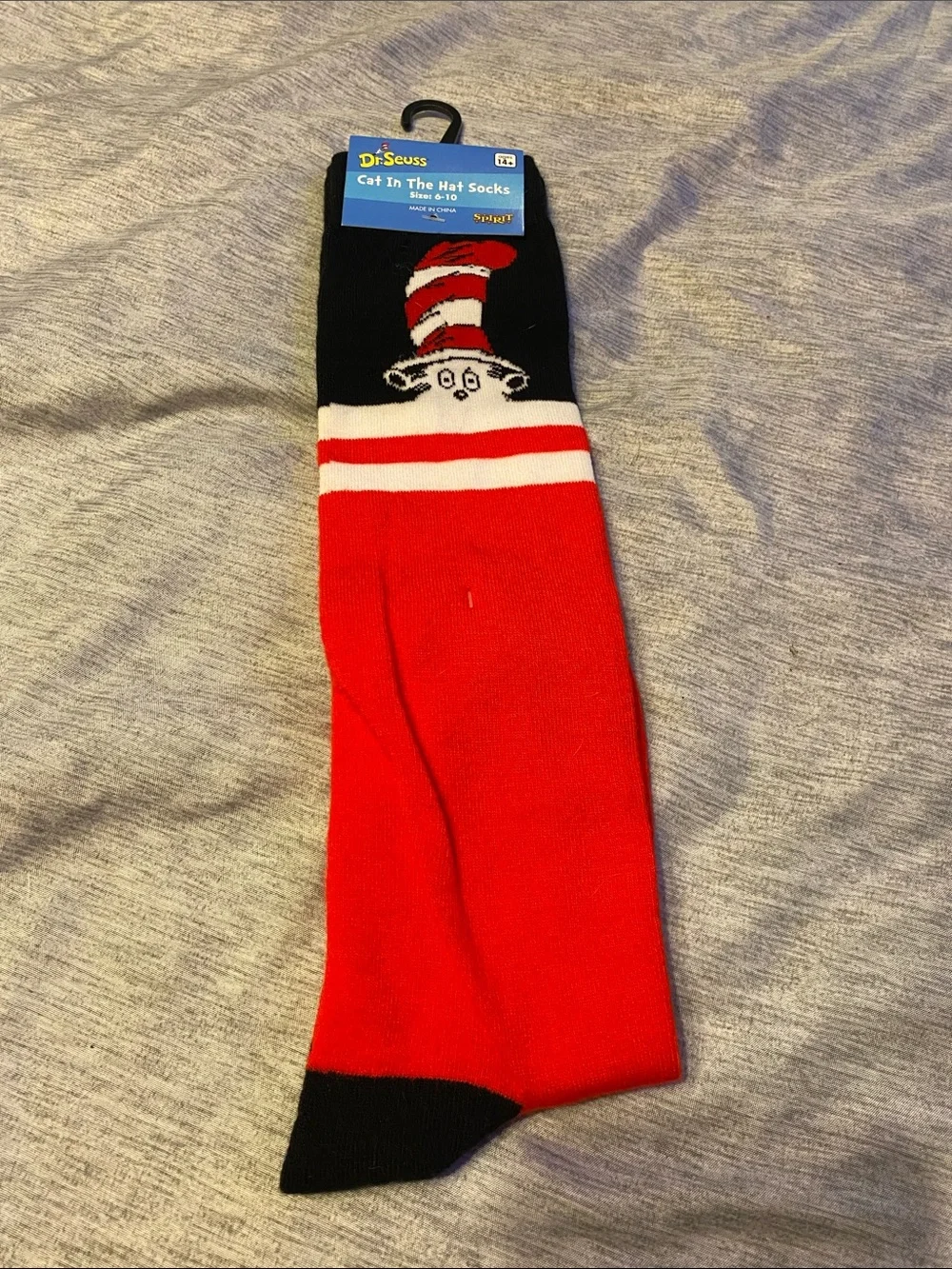 Dr. Seuss The Cat in the Hat‎ Unisex Knee High Socks Size 6-10 NWT